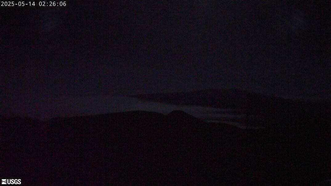 Mauna Loa's Summit and Northeast Rift Zone from Mauna Kea [MKcam] preview image